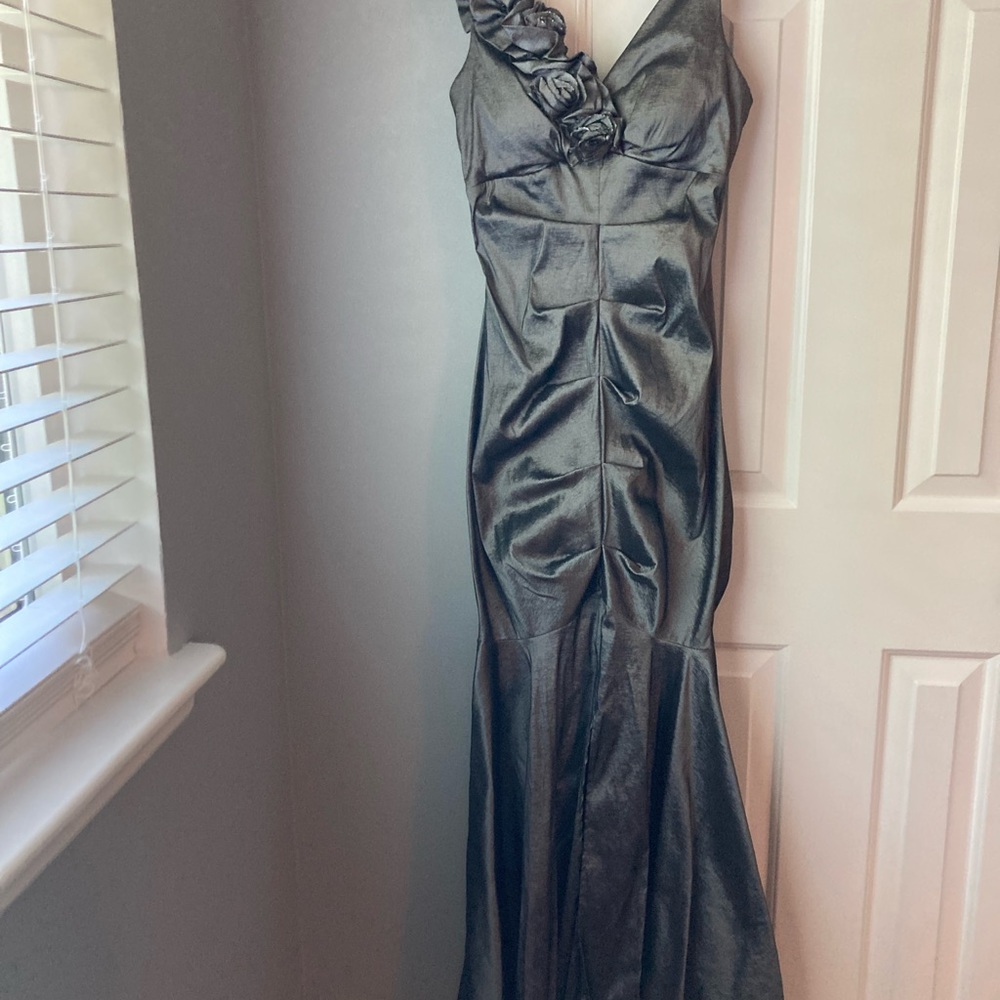R & M Richards | Size 6 | Iridescent Gray Mermaid Formal/Prom Dress w/ Floral